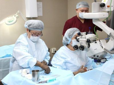 Группу пациентов из Мегино-Кангаласского района прооперировали офтальмологи в Якутске