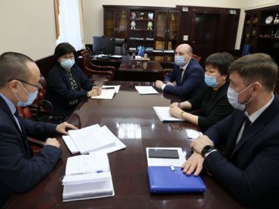 В Мирнинском районе работает министр образования и науки республики Ирина Любимова