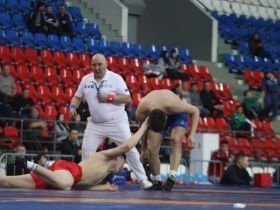 Стартовал чемпионат Якутии по хапсагаю с участием сильнейших спортсменов