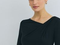 Лонгслив с драпировкой и асимметричным вырезом, Черный