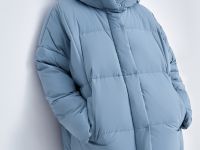 Пуховик с капюшоном и воротником-стойкой