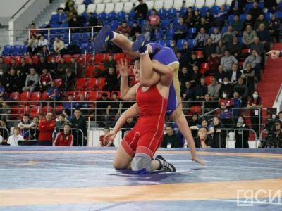 Международный турнир памяти олимпийского чемпиона Романа Дмитриева стартовал в Якутске