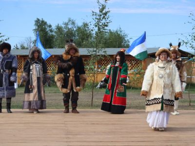 Национальную одежду представили якутские мастера на Ысыахе Олонхо