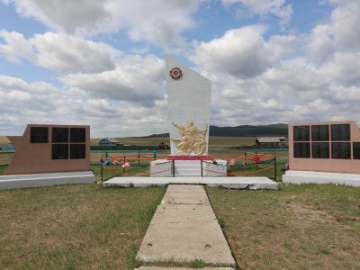 Памятник воинам-землякам, погибшим на фронтах Великой Отечественной войны