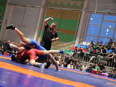 Открытый чемпионат Якутска станет проверочным для борцов перед Коркинским турниром