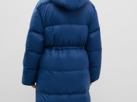 Пуховое пальто с капюшоном и талией на кулиске