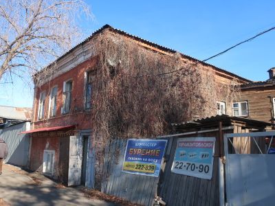 Дом с лавкой