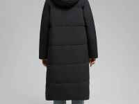 Утепленное стеганое пальто с капюшоном