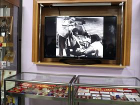 В Якутске открылась выставка в честь 75-летия Александра Иванова