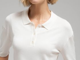 Легкий джемпер-поло прямого кроя