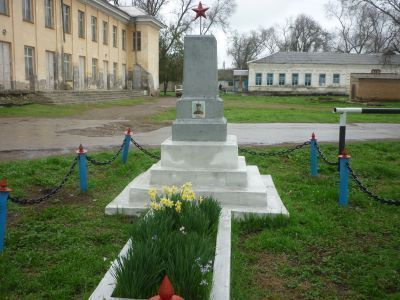 Могила подполковника Кацеля, погибшего при освобождении станицы Советской