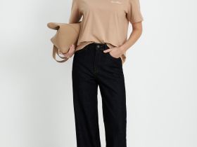 Базовая футболка прямого кроя