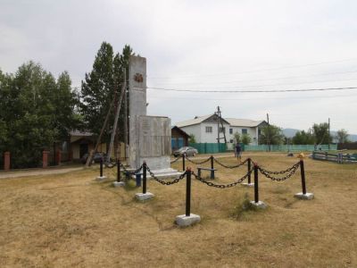 Памятник воинам-землякам, павшим на фронтах Великой Отечественной войны (1941-1945 гг.)