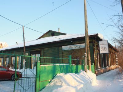 Здание бывшей нагорной школы - первой школы города, выстроенной на средства горожан