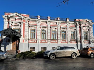 Мемориальное здание (картинная галерея)