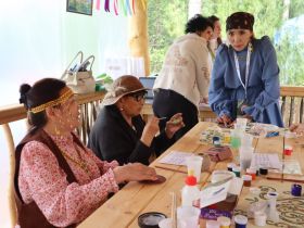 Олонхо «Ньургун Боотур» прочитают 100 человек на семи языках мира