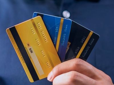 Россияне рассказали, картам каких банков они доверяют