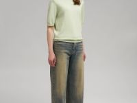 Легкий джемпер полуприлегающего кроя с коротким ру