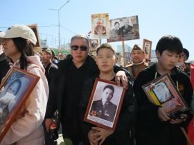 Фото. В Якутске акция «Бессмертный полк» собрала более 50 тысяч человек