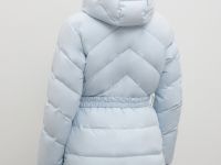 Стеганый пуховик с поясом и капюшоном