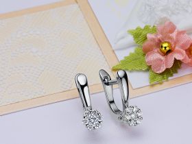 Серьги из белого золота с бриллиантами э4701сг04152800