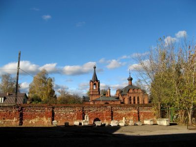 Ограда кирпичная, 1880- 1894 гг.