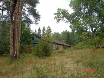 Усадьба скульптора Клодта Петра Карловича, в которой он жил с 1850 по 1867 гг. Остатки парка, фундаменты усадебных построек, два хозяйственных строения