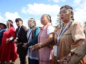 На Ысыахе Олонхо в Якутии определили финалистов конкурса среди запевал осуохая