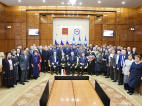 В Якутии отметили 80-летие Героя Труда России Михаила Готовцева