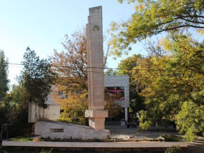 Памятный знак в честь воинов-односельчан, погибших в годы Великой Отечественной войны