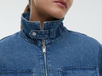 Джинсовая куртка на молнии