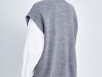 Жилет из шерсти с v-образным вырезом