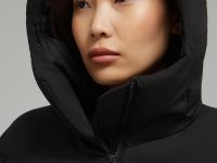 Утепленное пальто с капюшоном