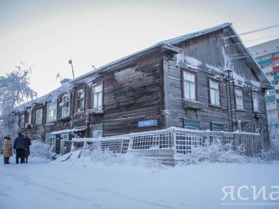 СК России возбудит уголовное дело из-за нерасселения аварийного дома в Алдане