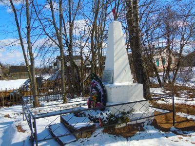 Братская могила воинов Советской Армии, погибших в 1944 г.