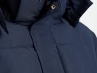 Утепленное полупальто с накладными карманами и капюшоном