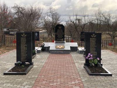 Братская могила воинов Советской Армии, погибших в период Великой Отечественной войны