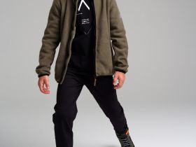 Куртка трикотажная для мальчиков