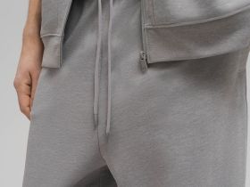 Брюки объемного кроя из футера