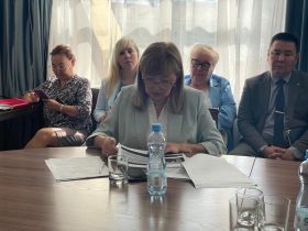 На заседании Якутской гордумы обсудили внедрение комплексной системы школьной медицины в Якутии