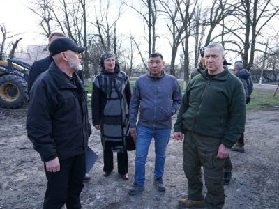 Юрий Трутнев проверил ход восстановительных работ в подшефном Якутии городе Докучаевске