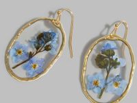 Серьги из эпоксидной смолы с цветком
