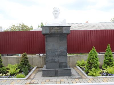 Бюст Героя Советского Союза Н.В. Оберемченко