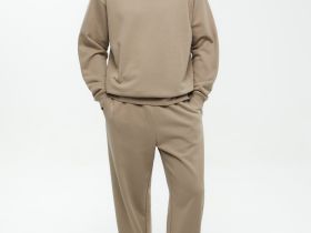 Толстовка свободного силуэта