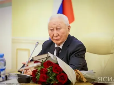 Айсен Николаев выразил соболезнования в связи с уходом из жизни Матвея Мучина