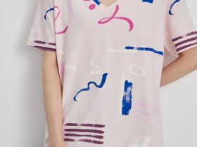 Футболка с абстрактным принтом