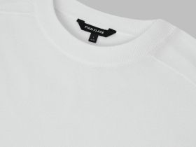 Легкий джемпер полуприлегающего кроя с коротким рукавом