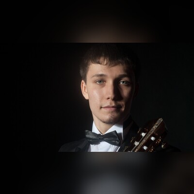 Новый год в испанском стиле. Гитара при свечах