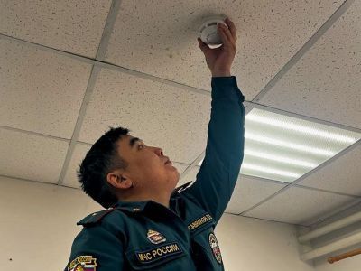 В Среднеколымском районе Якутии в домах многодетных семей установлены пожарные извещатели