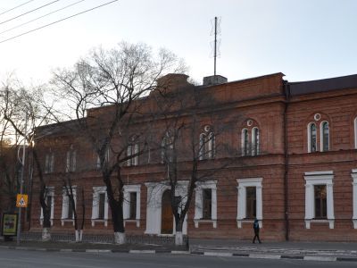 Здание (бывшая городская управа), ныне электроаппаратный завод)